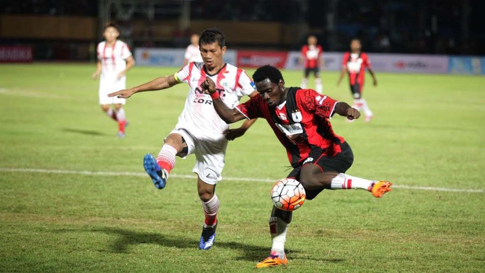 Laga Persipura vs Persija Jakarta di Torabika Soccer Championship. Copyright: &copy; infokemenpora